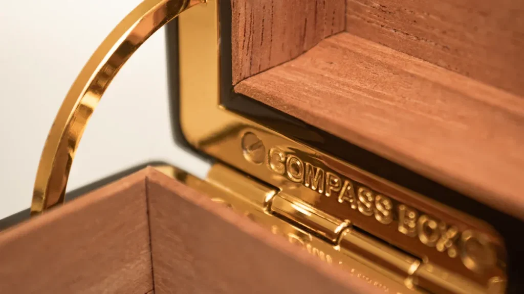 Wie man einen Humidor für perfekte Zigarrenlagerung bedient